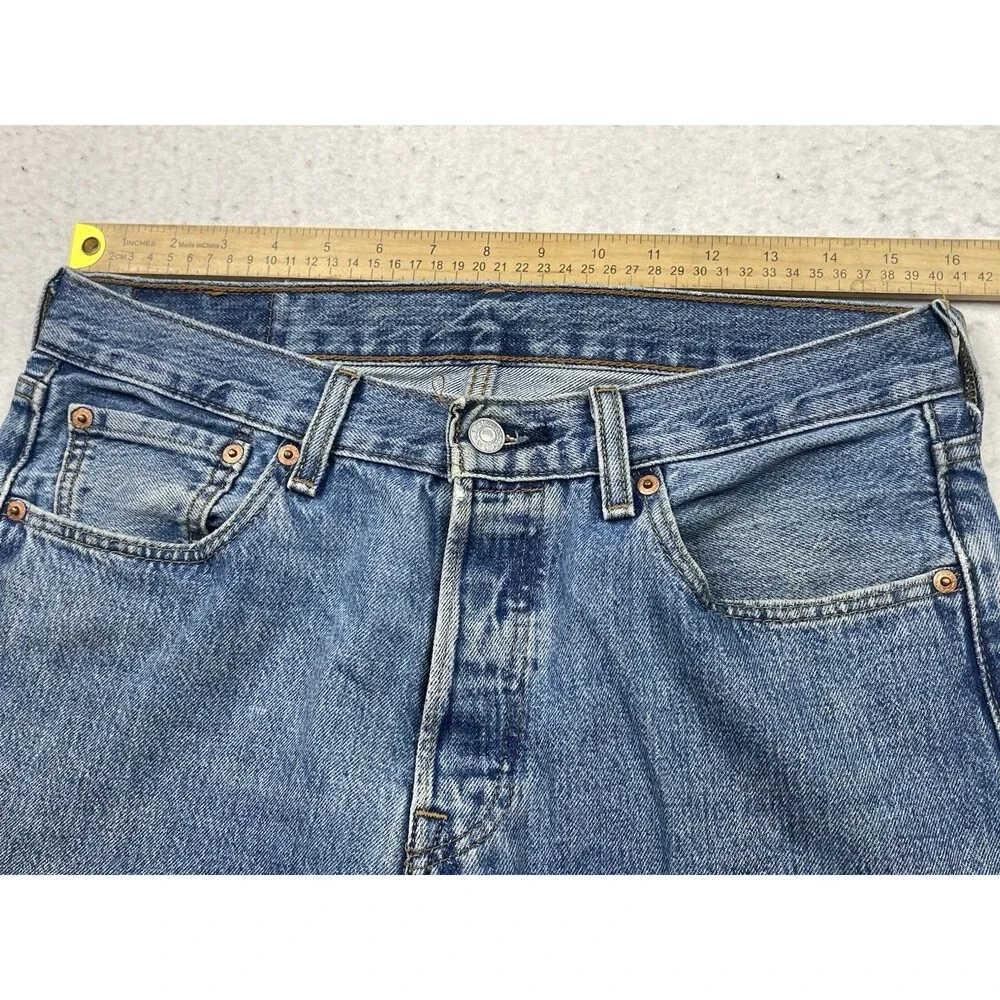 Levi’s 501 Men’s 31x30 Light Wash Blue Straight Denim Jeans